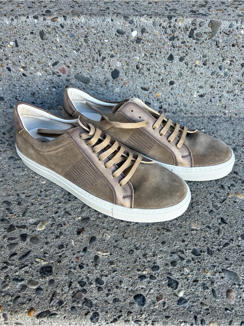 Kenneth Cole Men's Casual Suede Low-Top Sneaker in Taupe